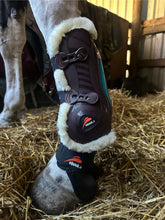 Load image into Gallery viewer, eQuick eShock Tendon Overreach Boots - Fluffy